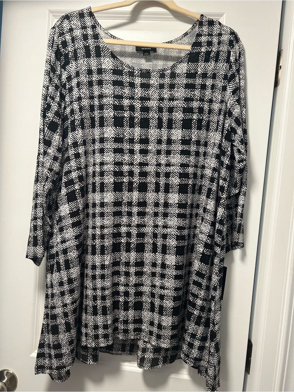 Black & White Plaid Scoop Neck Tunic 2x